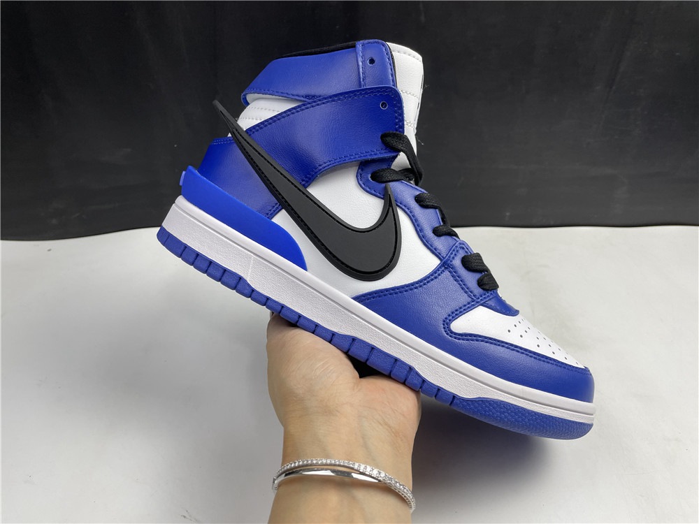 NIKE DUNK AMBUSH